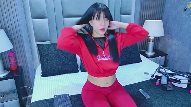 VioletSweetts online show from April 30, 2026, 7:43 pm