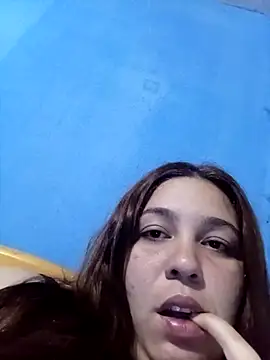 Eylora online show from May 7, 2026, 3:55 am