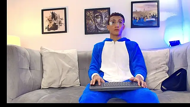 KING BOYS2026 online show from July 9, 2026, 1:28 am