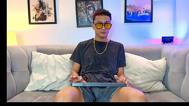 KING BOYS2026 online show from July 5, 2026, 1:32 am