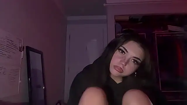 Snapshot of Maddieblairxo chatting on July 26, 2026, 8:10 am Maddieblairxo online show from July 26, 2026, 8:10 am