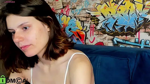 Kira Be11 online show from June 25, 2026, 1:14 am