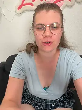 Lina-Love online show from June 25, 2026, 6:46 pm