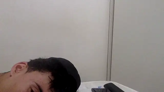 Garotodrumon online show from May 25, 2026, 12:54 am
