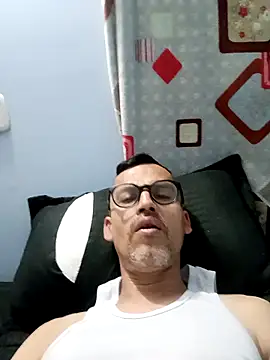 Snapshot of jairo43 chatting on May 8, 2026, 2:54 pm jairo43 online show from May 8, 2026, 2:54 pm