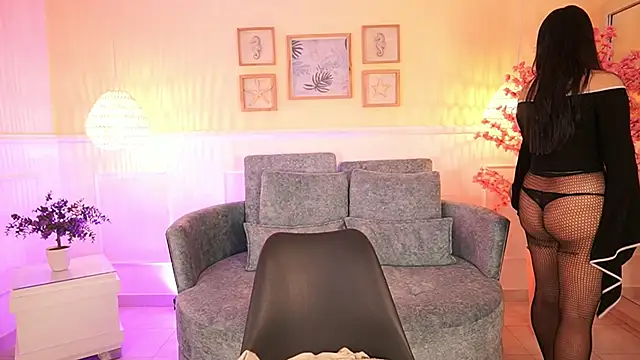 VioletJoness  online show from June 10, 2026, 11:44 am