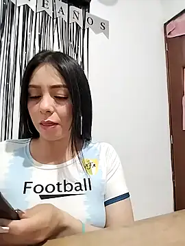 Gatita-fiufiu online show from May 1, 2026, 3:33 am