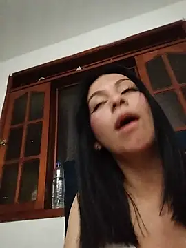 Gatita-fiufiu online show from July 14, 2026, 4:17 am