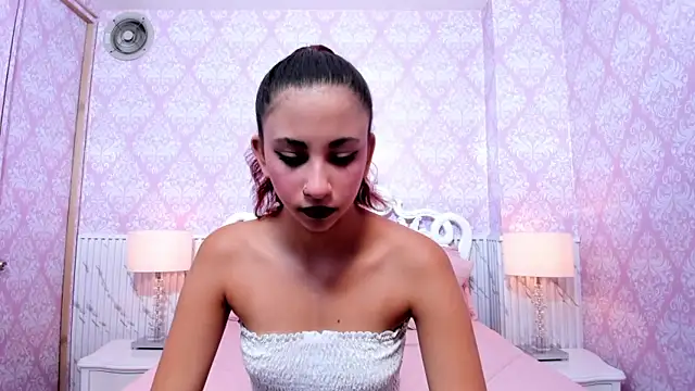 Miabloom19  online show from June 17, 2026, 11:14 pm