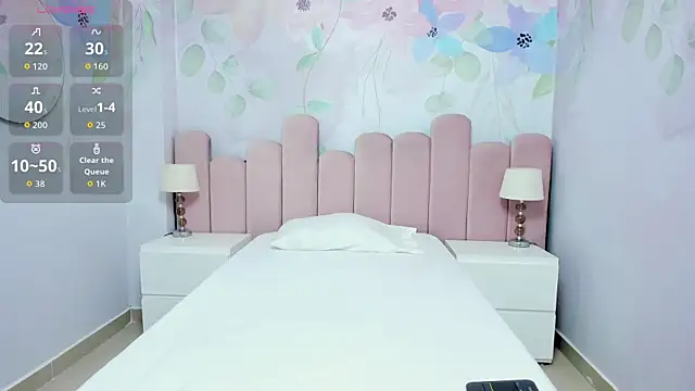 Miabloom19  online show from July 30, 2026, 11:04 pm