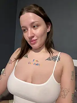 Snapshot of elegant_curves chatting on May 28, 2026, 4:46 pm elegant curves online show from May 28, 2026, 4:46 pm