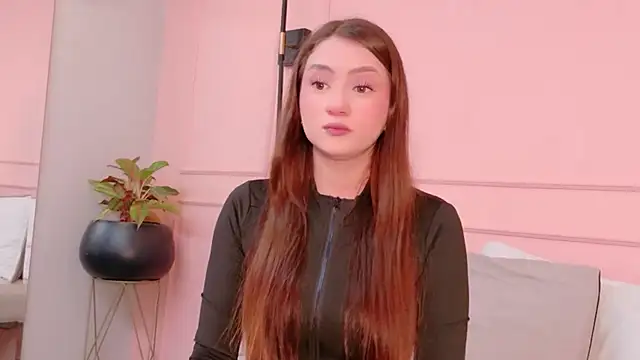 DanielleDNicola online show from July 22, 2026, 1:24 pm