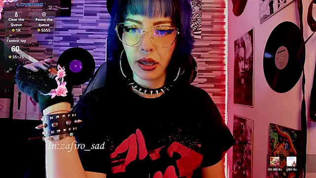 BlueElyxra online show from May 18, 2026, 4:51 am