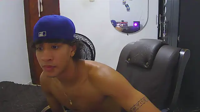 Snapshot of Hansel_take chatting on August 4, 2026, 9:19 pm Hansel take online show from August 4, 2026, 9:19 pm