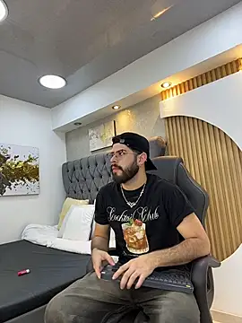 DomBoy  online show from May 27, 2026, 7:54 pm