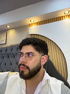 DomBoy  online show from May 12, 2026, 9:32 pm