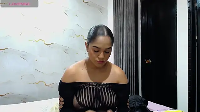 Liaa cams online show from June 26, 2026, 3:01 am