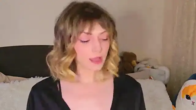 PollyFlorence online show from May 4, 2026, 12:36 am