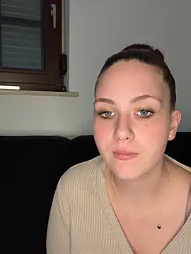 CuteBeaX online show from July 22, 2026, 6:43 pm