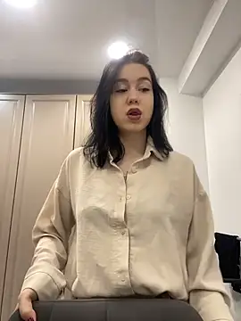 Mimi Shine online show from May 18, 2026, 4:34 pm