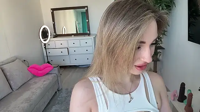 Snapshot of Victoria_Jess chatting on May 10, 2026, 11:25 am Victoria Jess online show from May 10, 2026, 11:25 am