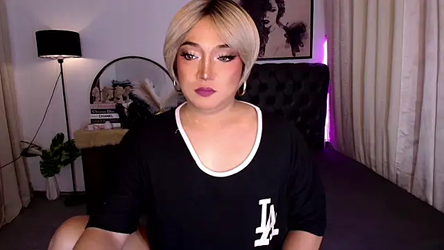 Snapshot of Sensual_Ekang chatting on July 22, 2026, 5:59 pm Sensual Ekang online show from July 22, 2026, 5:59 pm