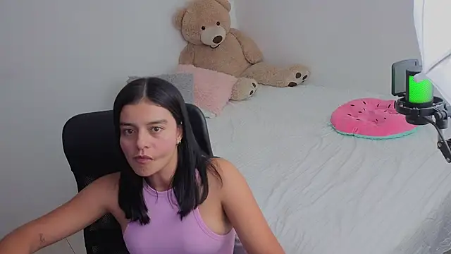 valerihouse  online show from August 7, 2026, 2:39 am