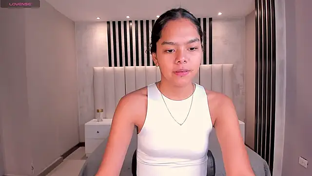 Snapshot of SaphiraJames chatting on June 27, 2026, 1:55 am SaphiraJames online show from June 27, 2026, 1:55 am