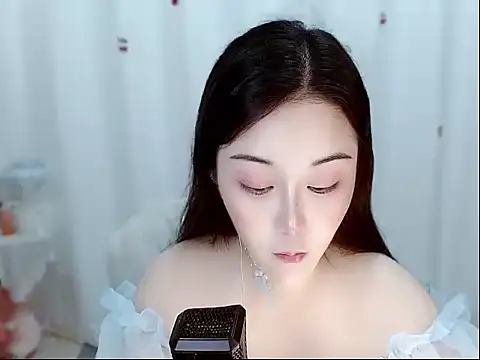 Amy-cnbaby online show from May 16, 2026, 1:37 am