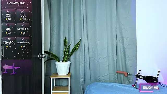 megangil  online show from May 12, 2026, 8:43 am