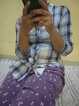 Seema yadav01 online show from May 26, 2026, 5:05 am