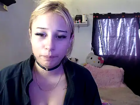 bunnyfoxxd online show from June 19, 2026, 8:36 pm