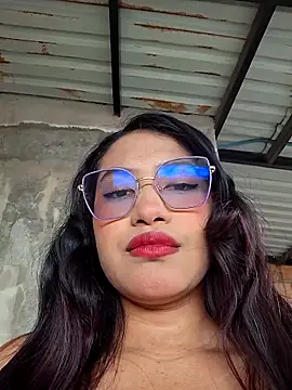 Hot Sophy  online show from May 12, 2026, 5:30 pm