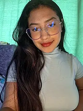 Hot Sophy  online show from May 28, 2026, 12:00 pm