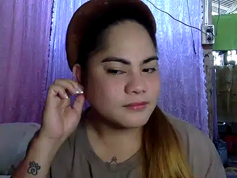 Lucy69-S online show from May 14, 2026, 1:57 am