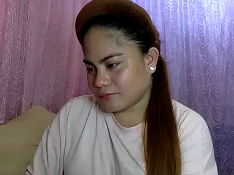 Lucy69-S online show from May 13, 2026, 3:57 am