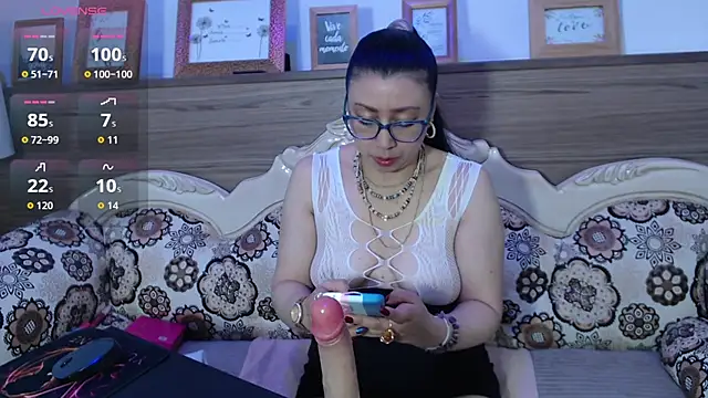 FranciscaVera online show from July 23, 2026, 6:37 pm
