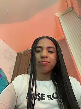 Dulcerouss   online show from May 28, 2026, 11:27 am