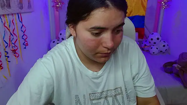 Laurha  online show from June 29, 2026, 7:57 pm