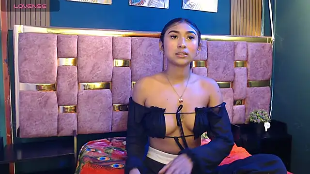 Mia konor06 online show from May 23, 2026, 10:58 am