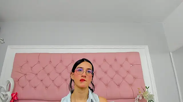 SarahDoll   online show from June 16, 2026, 3:12 pm