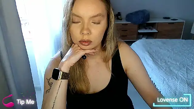 PolinaXXXXXJones online show from May 15, 2026, 2:48 pm