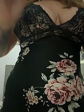 Snapshot of Mariiii_morena chatting on July 18, 2026, 9:29 am Mariiii morena online show from July 18, 2026, 9:29 am