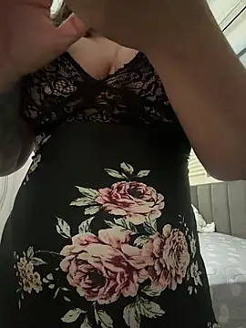 Snapshot of Mariiii_morena chatting on July 3, 2026, 9:27 am Mariiii morena online show from July 3, 2026, 9:27 am