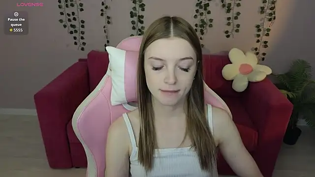 Eva Th0mpson online show from July 14, 2026, 1:05 am