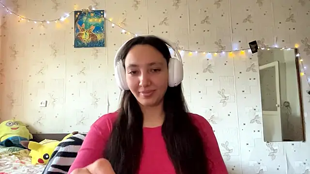 SheeringGape online show from May 18, 2026, 1:17 am