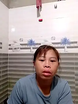 daisyy2 online show from May 15, 2026, 9:02 pm