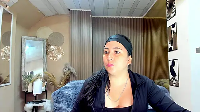 Snapshot of BBWLuxuryMuse chatting on June 2, 2026, 11:21 am BBWLuxuryMuse online show from June 2, 2026, 11:21 am