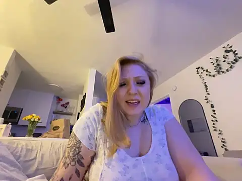 blonde  baby online show from May 12, 2026, 8:21 am