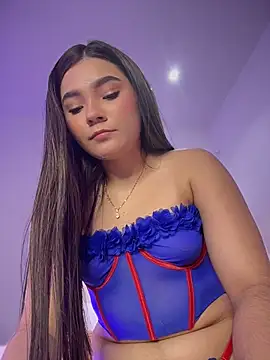Snapshot of Mia_Rodriguezz_ chatting on May 10, 2026, 3:21 am Mia Rodriguezz online show from May 10, 2026, 3:21 am